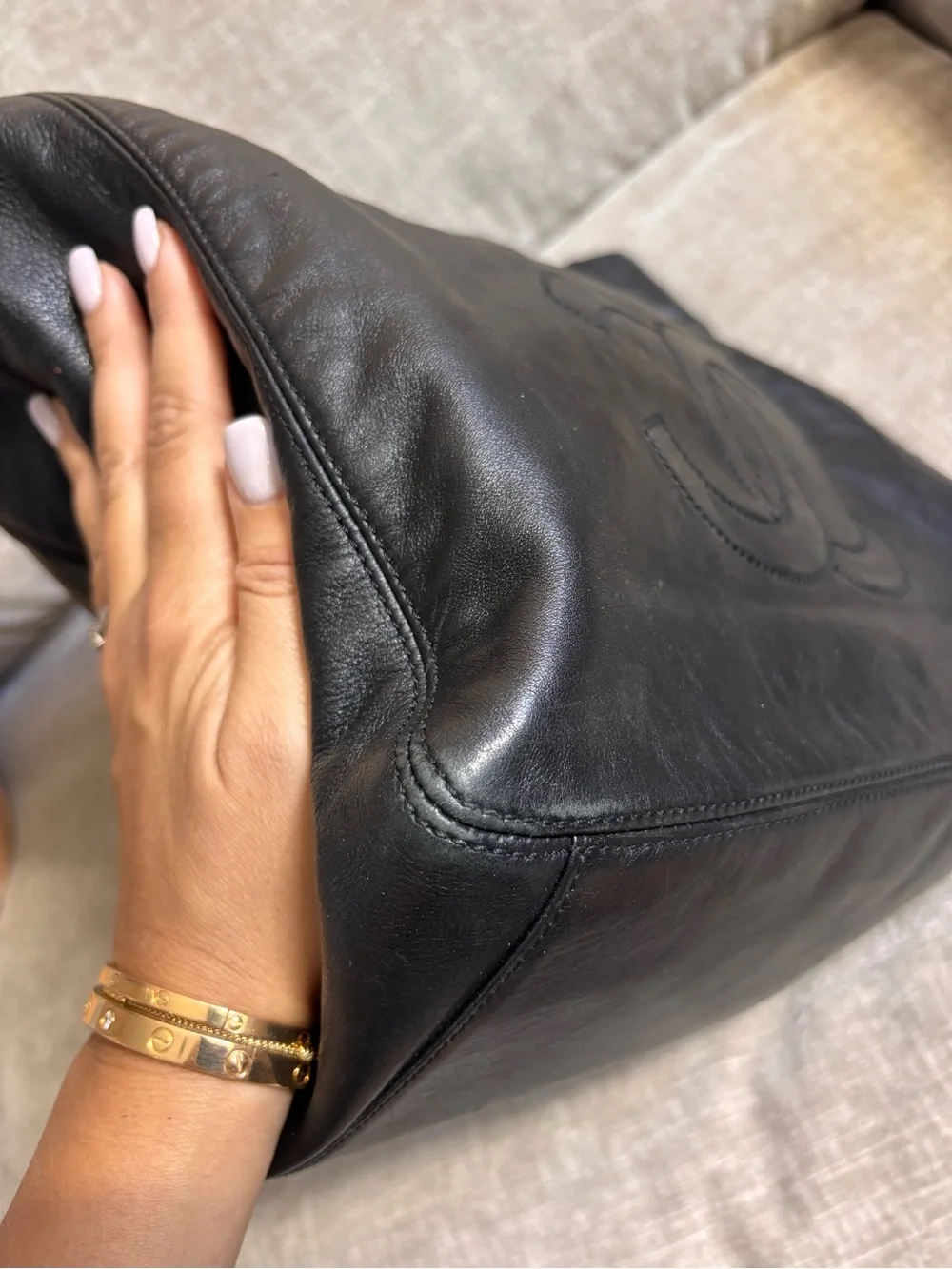 Authentic CHANEL black leather Bekko chain tote